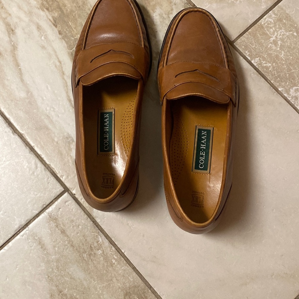 Men size 10 Cole Haan slip on loafers
